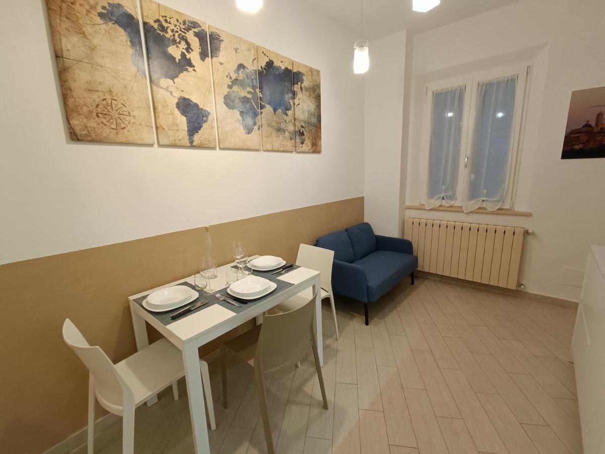 Firsthouse - Nel Centro Storico Con Parcheggio Gratuito Apartment Siena Exterior foto