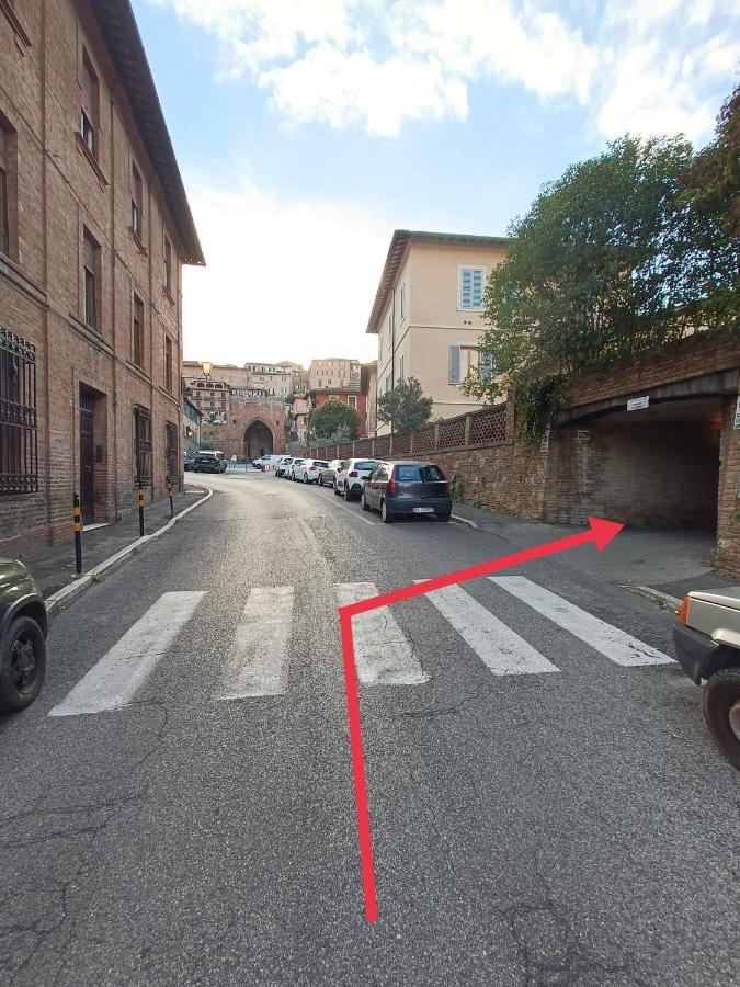 Firsthouse - Nel Centro Storico Con Parcheggio Gratuito Apartment Siena Exterior foto